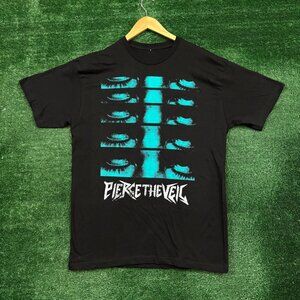 Pierce the Veil T-shirt in size large